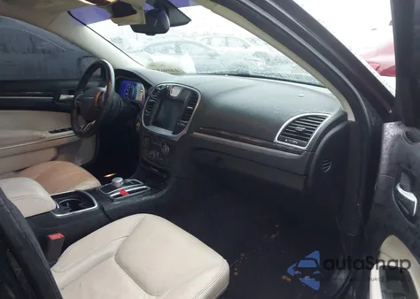 2016 Chrysler 300 Limited из США, поврежденный, VIN 2C3CCARG0GH261598